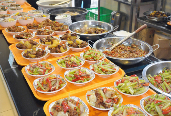 選對食堂承包企業(yè)，標準化公司員工餐飲管理