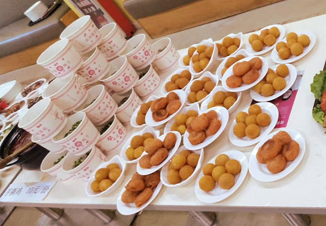 感恩回饋美食節,美食在食堂，好吃在金筷子